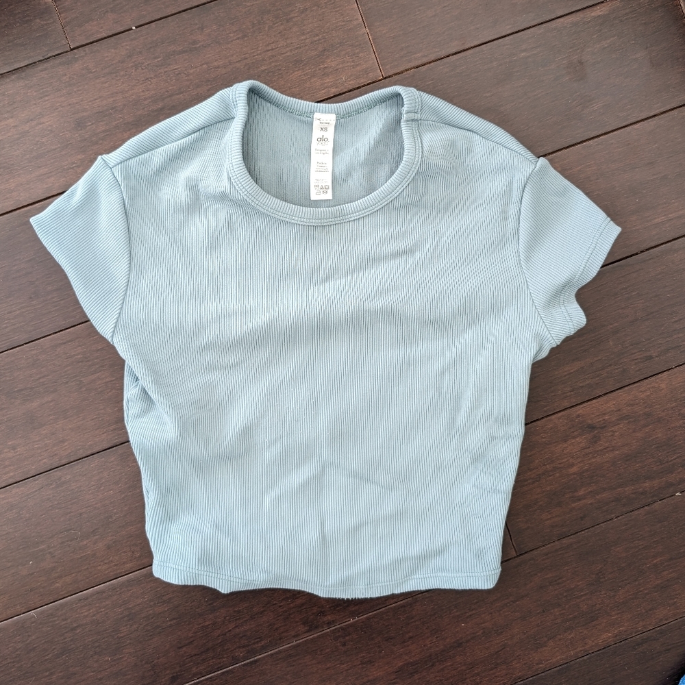 Alo Yoga Cropped Ribbed Shirt XS